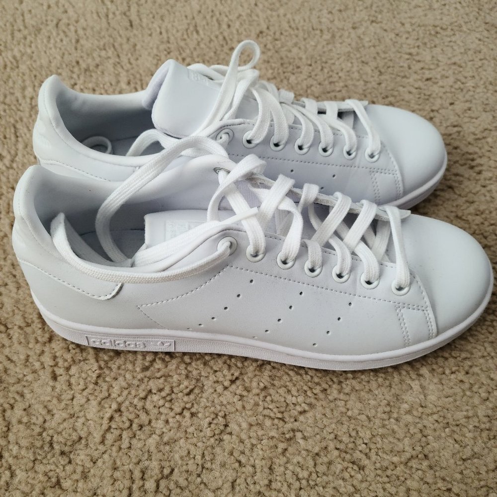 Adidas PrimeGreen tennis shoe